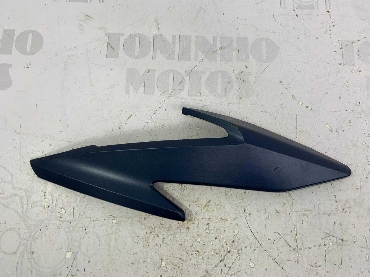 ABA LATERAL DO FAROL LADO ESQUERDO HONDA CB 300F 2023/2024