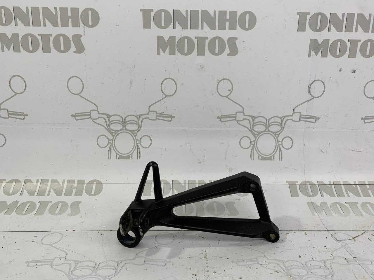 SUPORTE PEDALEIRA TRASEIRO LADO DIREITO YAMAHA MT03
