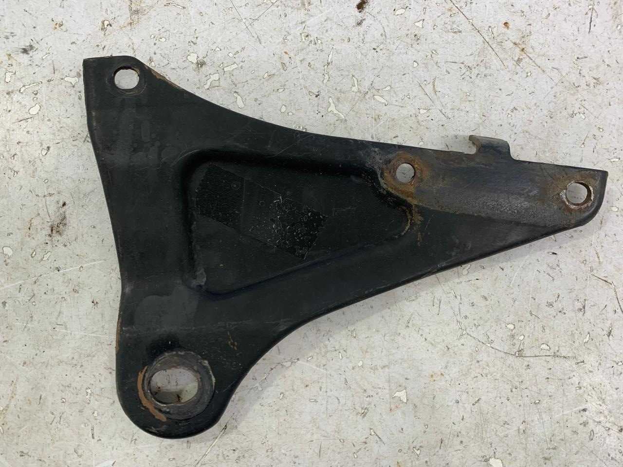 SUPORTE ESCAPAMENTO HONDA FAN 125 2006 / TITAN 125 2000