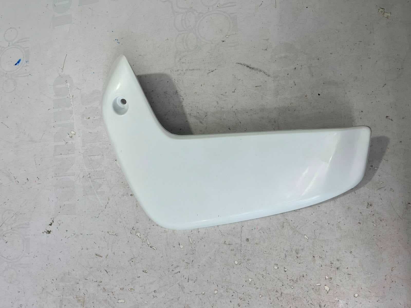 ABA TANQUE LADO ESQUERDO HONDA XLR125 1997 À 2002 - BRANCO