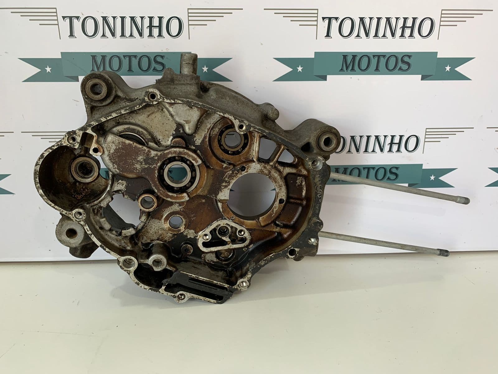 BLOCO DO MOTOR LADO DIREITO YAMAHA CRYPTON 105 2001 Á 2004