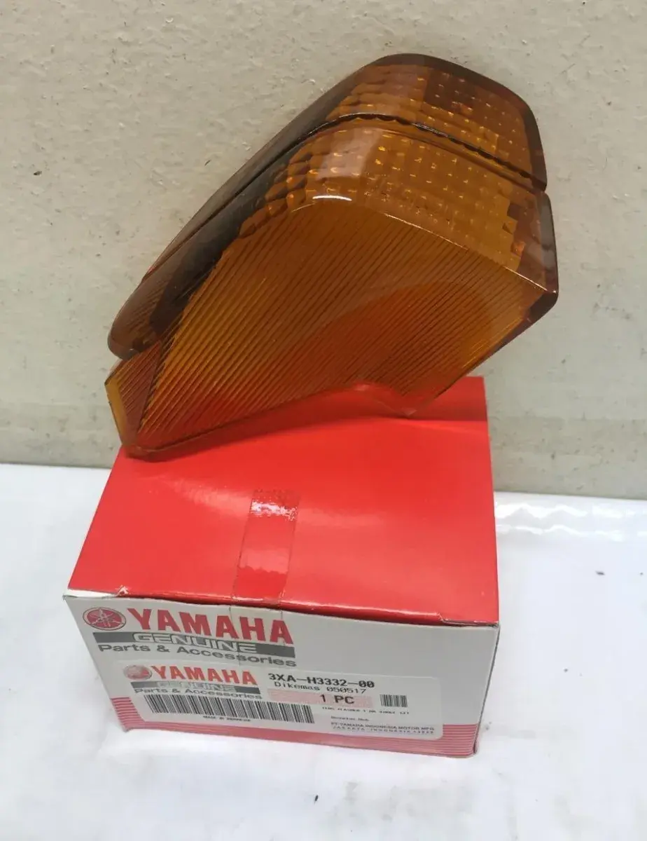 Lente Pisca Traseiro Esquerdo Yamaha Crypton 105 1998 á 2004