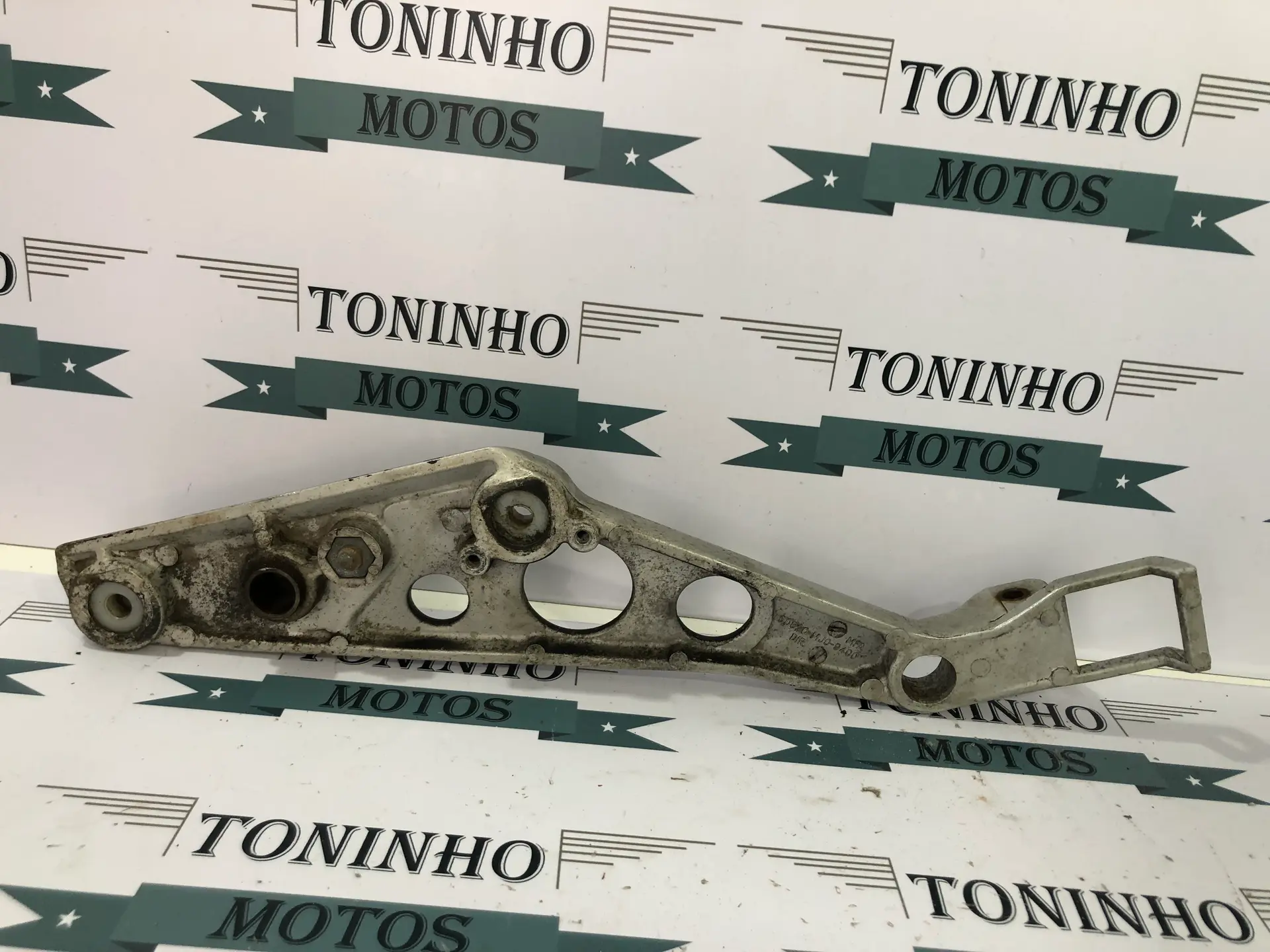 Suporte Pedaleira Direito Honda CBX750F 1986 à 1994 — imagem 6
