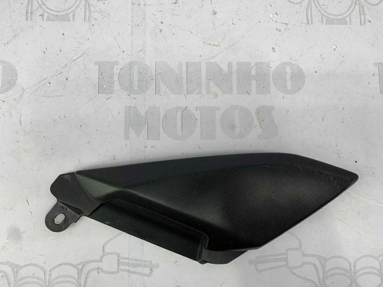 ACABAMENTO DA RABETA ESQUERDO YAMAHA N-MAX 160 2021/2022