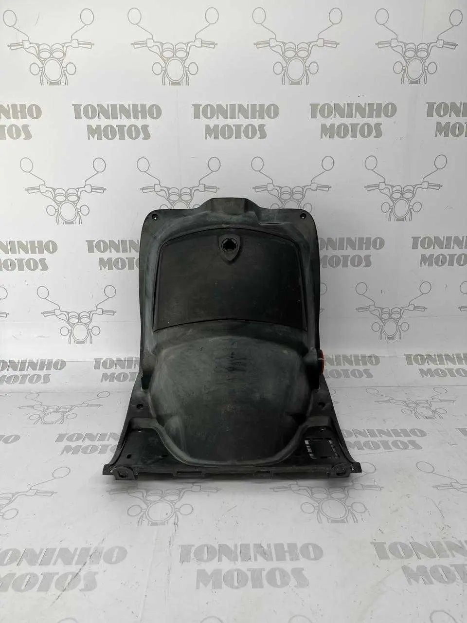 PROTETOR DE PERNA COM PORTA LUVAS SUZUKI BURGMAN 125