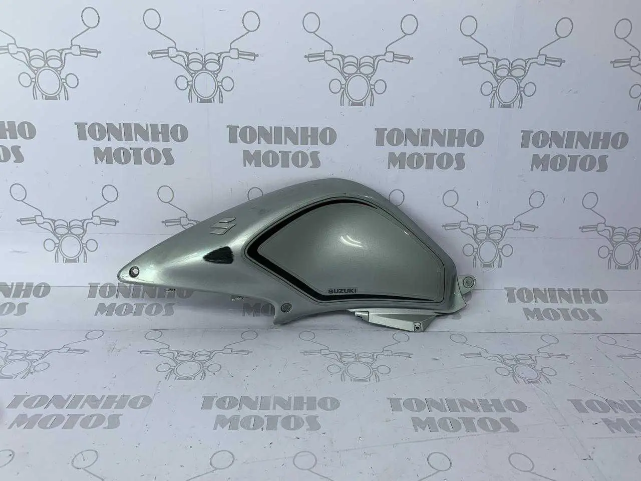 ABA TANQUE LADO ESQUERDO SUZUKI DL 650 V-STROM 2012 Á 2018