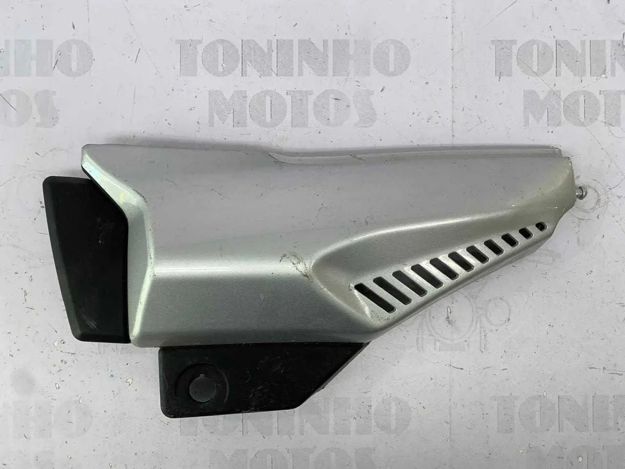 TAMPA LATERAL LADO ESQUERDO SUNDOWN HUNTER 125