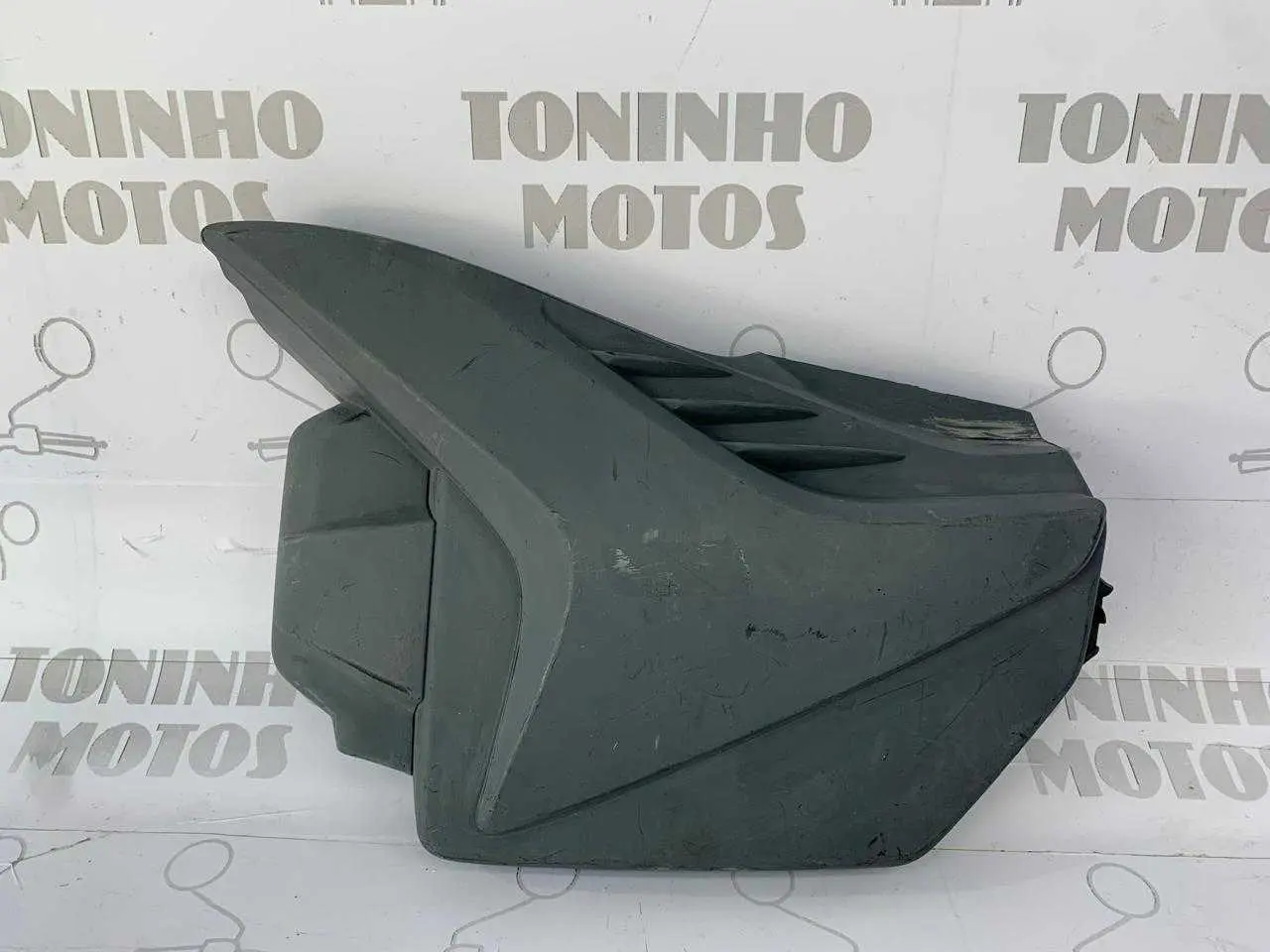 TAMPA LATERAL LADO ESQUERDO HONDA FAN 150 MIX 2009 Á 2013