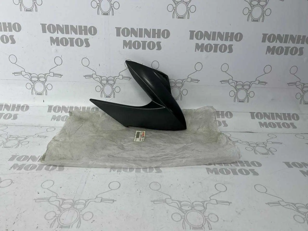 ABA DE TANQUE LADO DIREITO YAMAHA XJ6 N 2010/2011