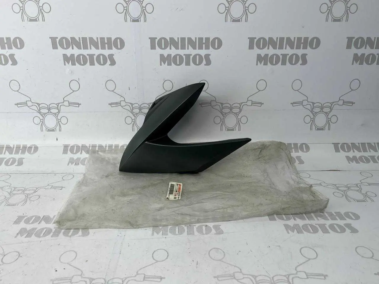 ABA DE TANQUE LADO ESQUERDO YAMAHA XJ6 N 2010/2011