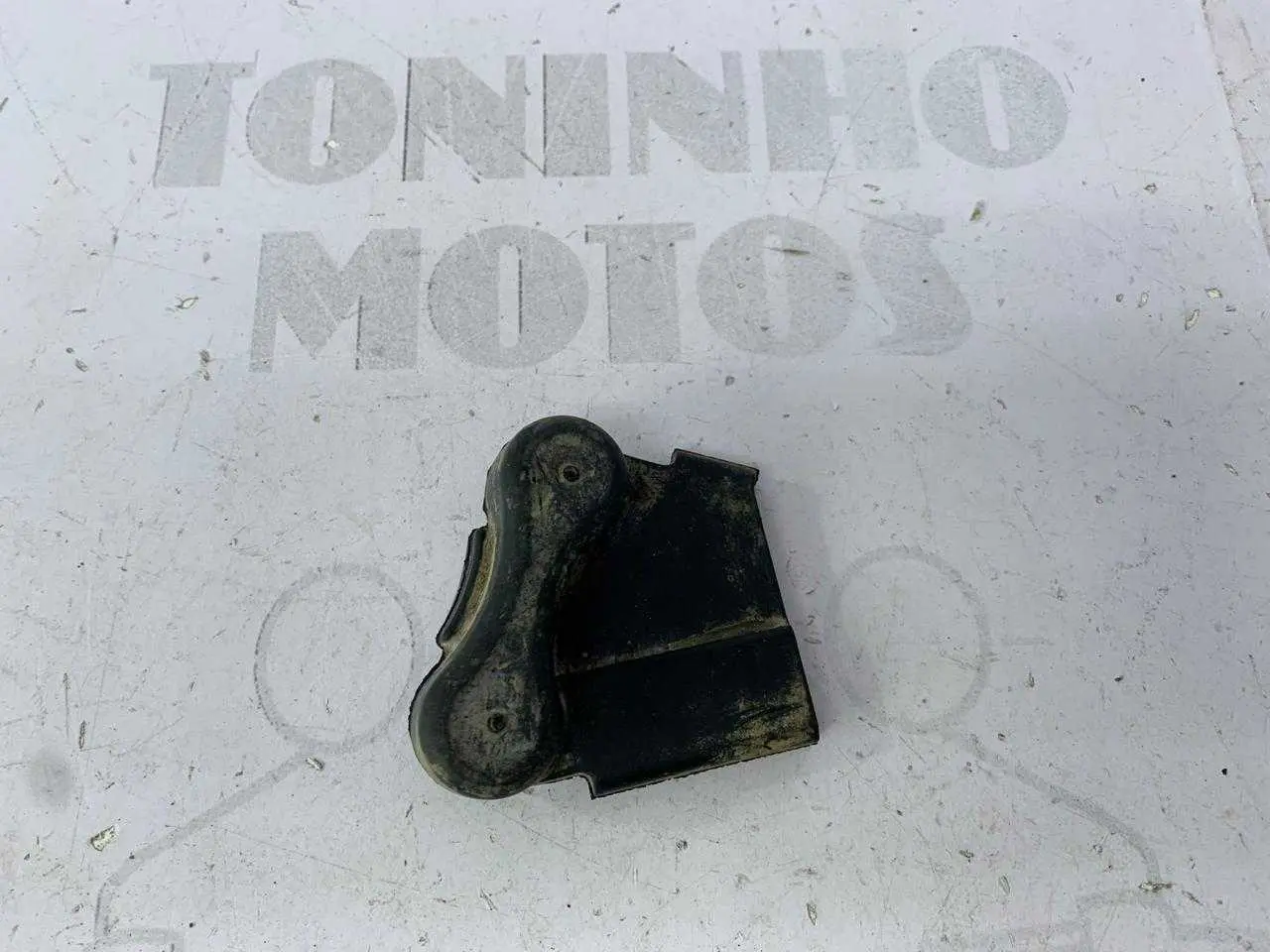 BORRACHA PROTETOR PARAFUSO TANQUE HONDA BROS 125 / BROS 150