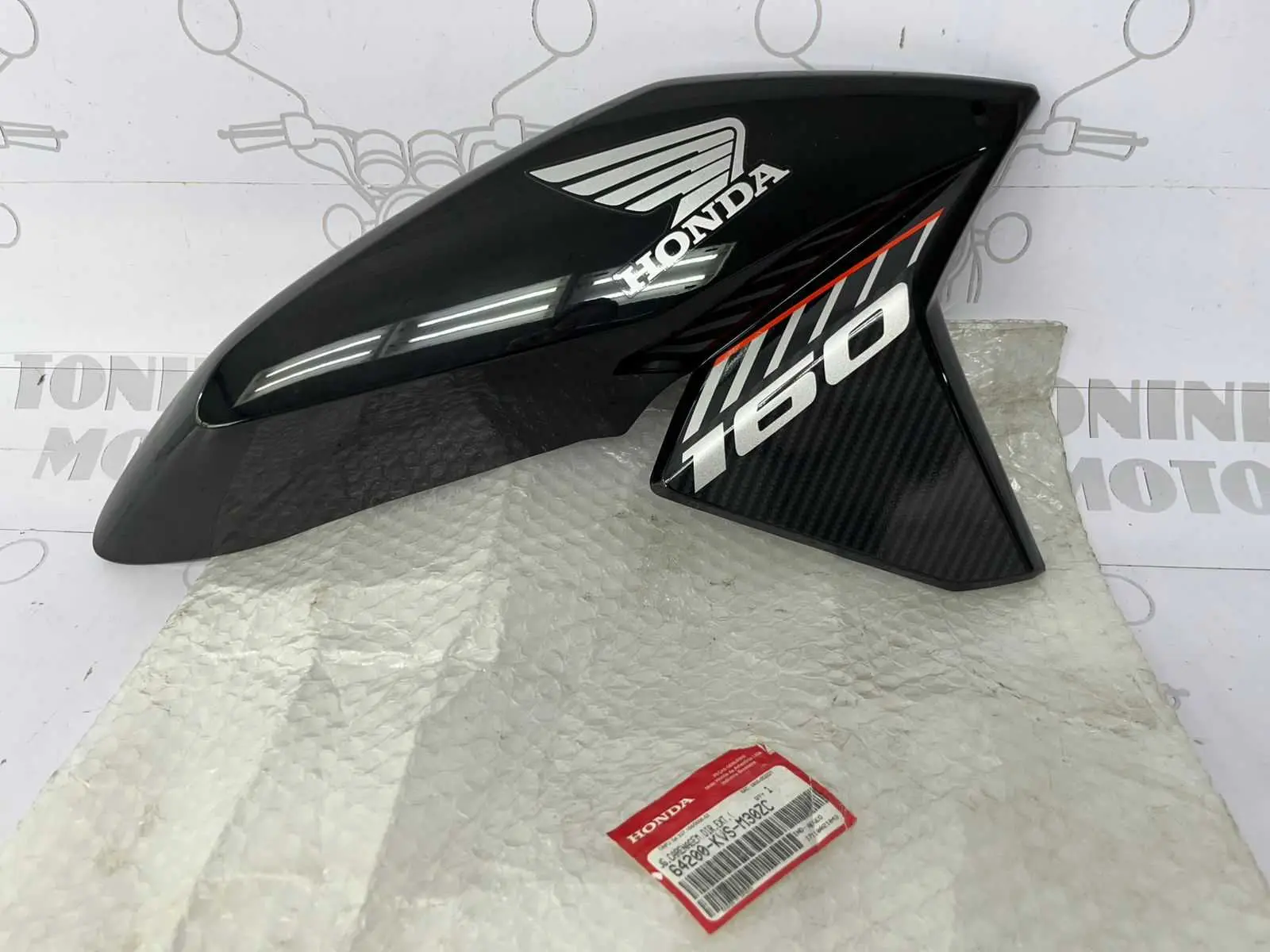 ABA DE TANQUE LADO DIREITO HONDA TITAN 160 EX 2018