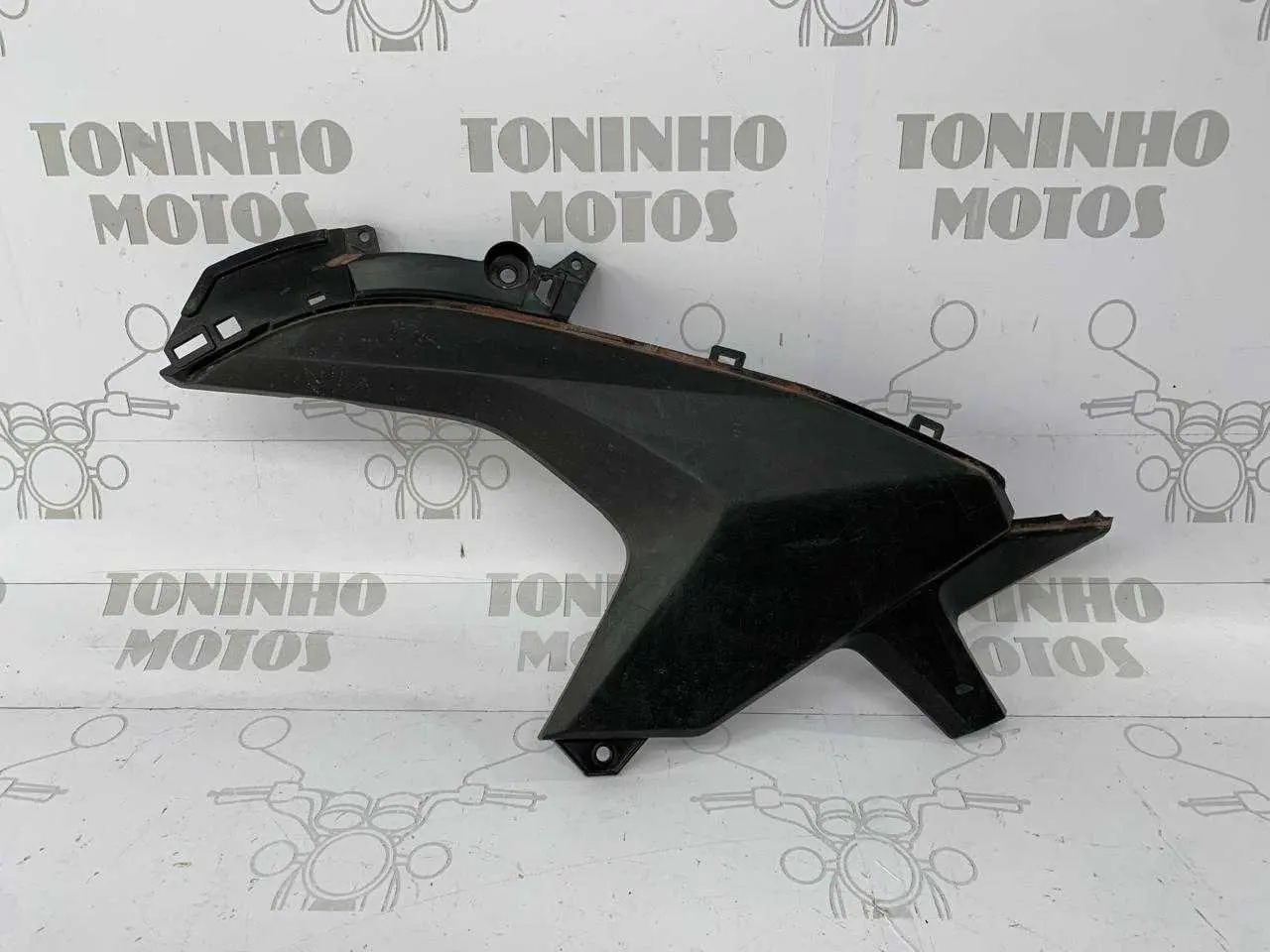 TAMPA LATERAL INFERIOR ESQUERDO HONDA BIZ 125 2025