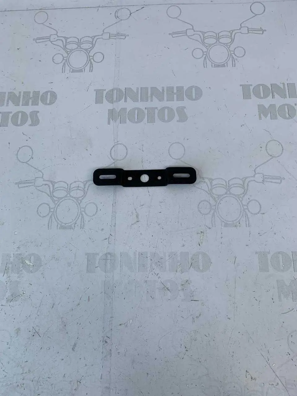 SUPORTE DE PLACA (FERRO) HONDA C100 DREAM 1992 Á 1998