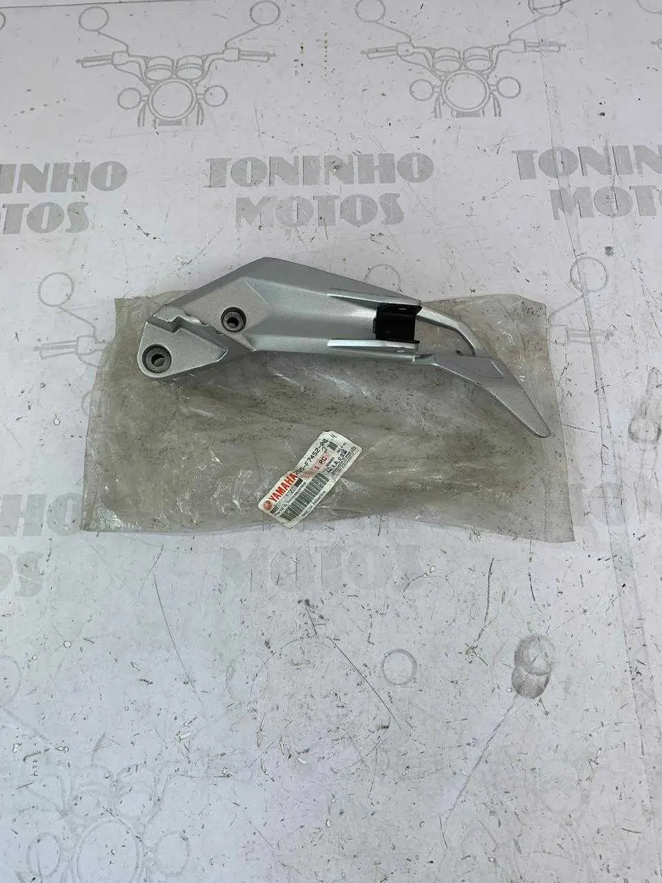 SUPORTE PEDALEIRA LADO ESQUERDO YAMAHA NEO 115 2008