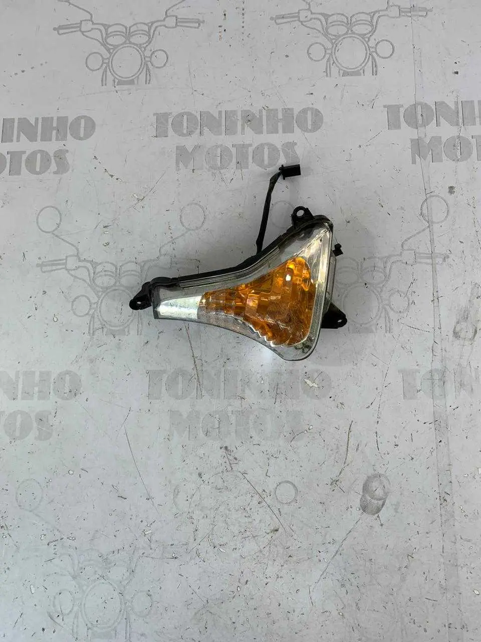 PISCA DIANTEIRO LADO DIREITO HONDA LEAD 2010 Á 2015