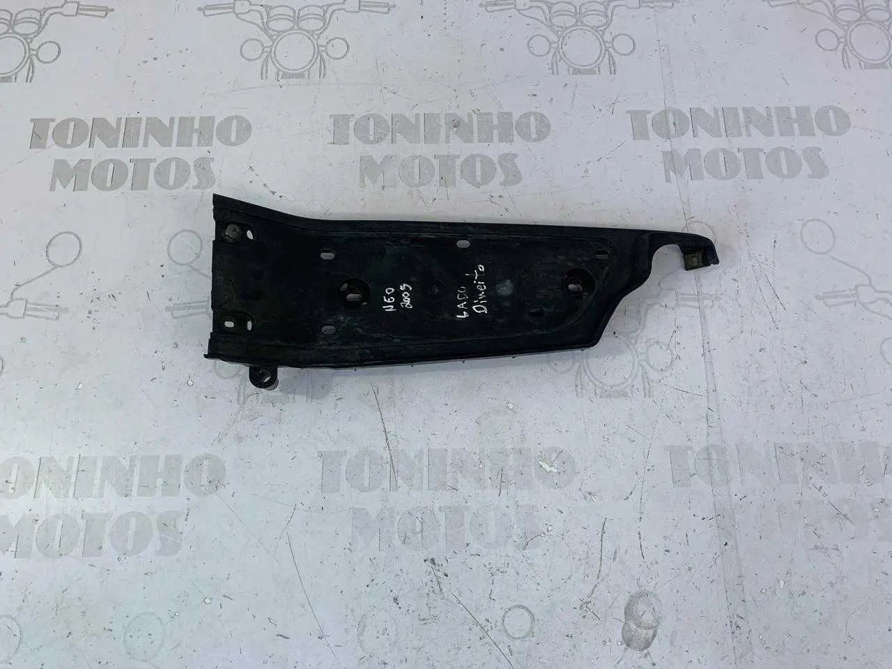 ASSOALHO DO ESTRIVO LADO DIREITO YAMAHA NEO 2005 Á 2007