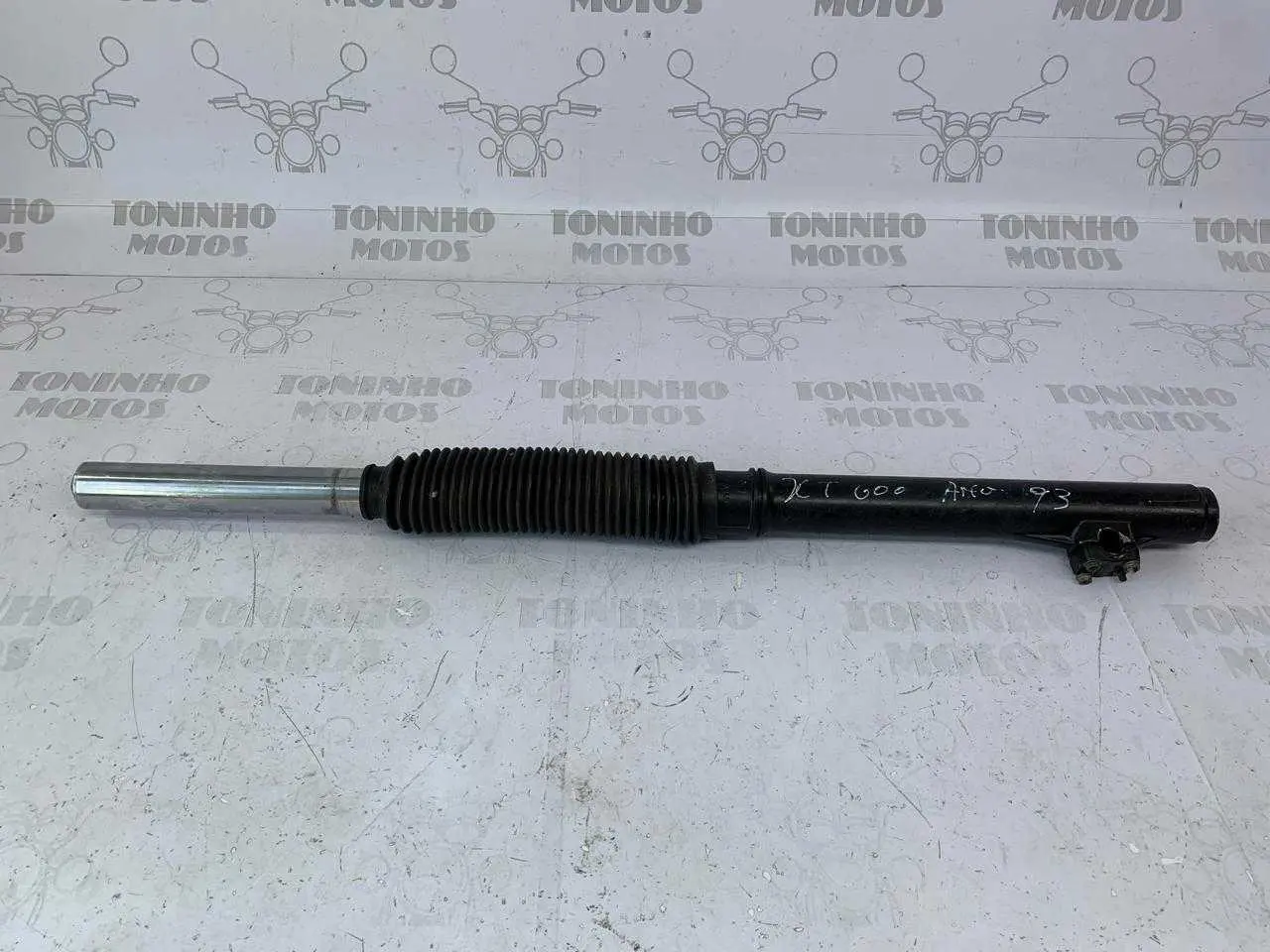 BENGALA LADO DIREITO YAMAHA XT600 1993 Á 1995