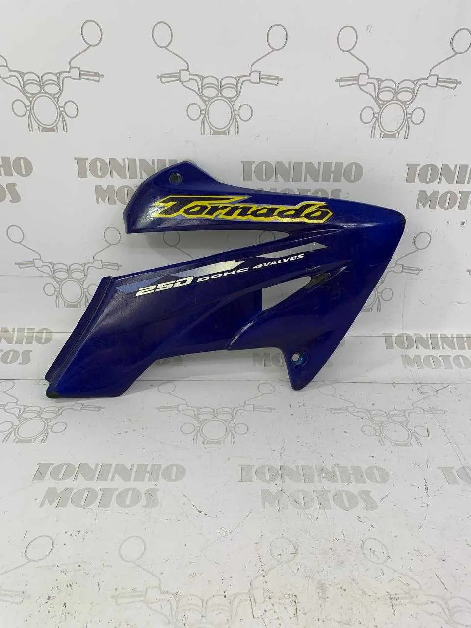 ABA DE TANQUE LADO DIREITO HONDA TORNADO 2006 Á 2008