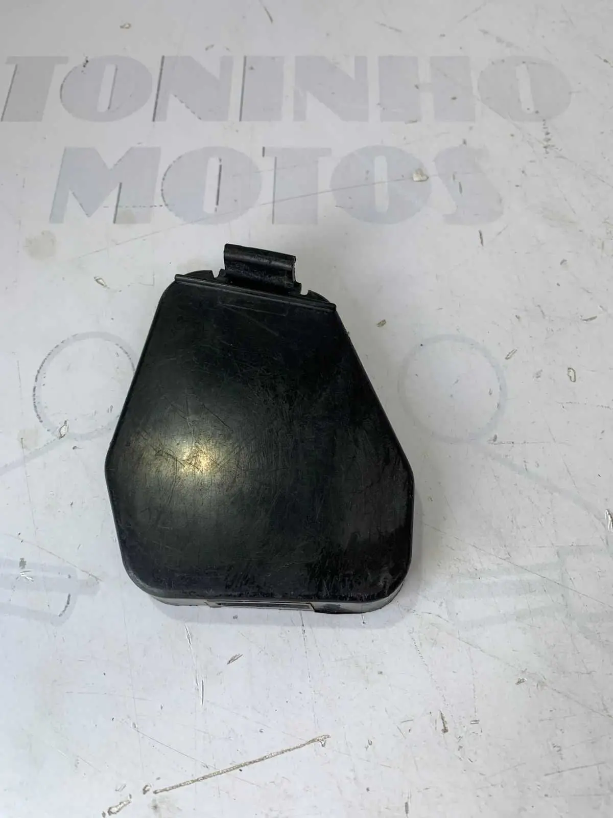 TAMPA CAIXA FERRAMENTA HONDA TITAN 125 2000 À 2005/ FAN 125