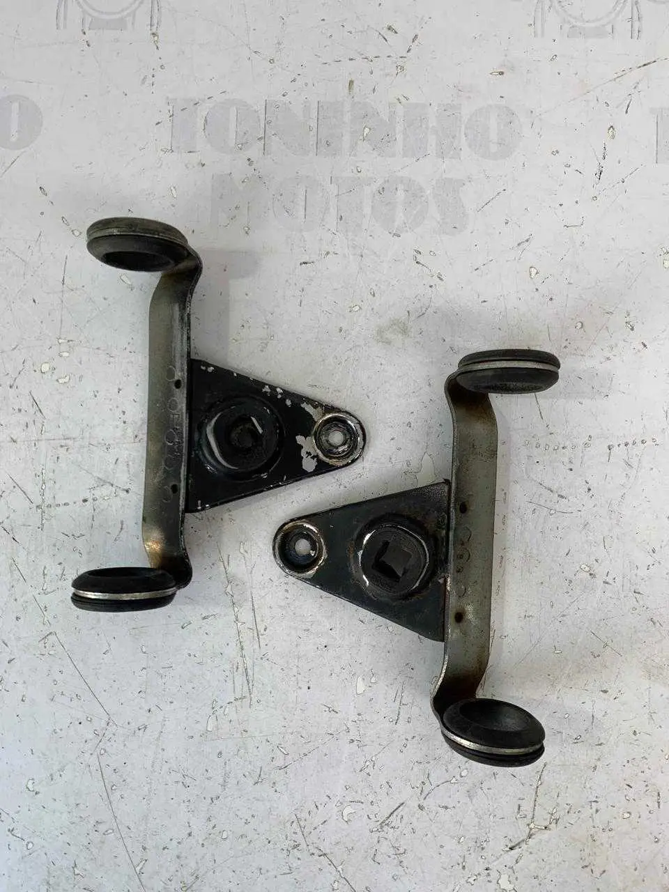 JOGO DE SUPORTE DO FAROL SUZUKI INTRUDER 250