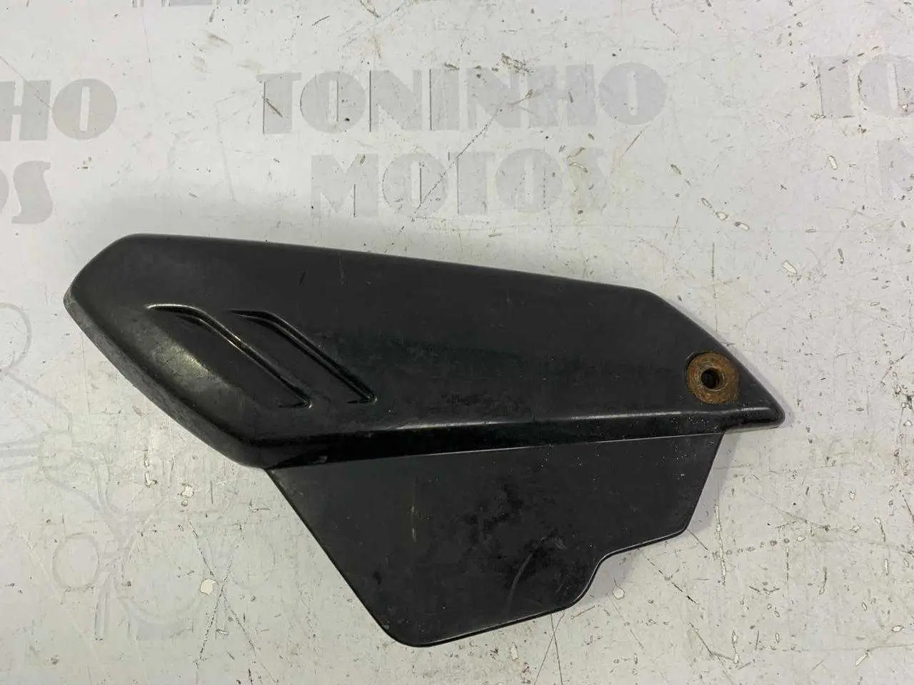 TAMPA LATERAL LADO DIREITO YAMAHA CRYPTON 105 1998 Á 2004