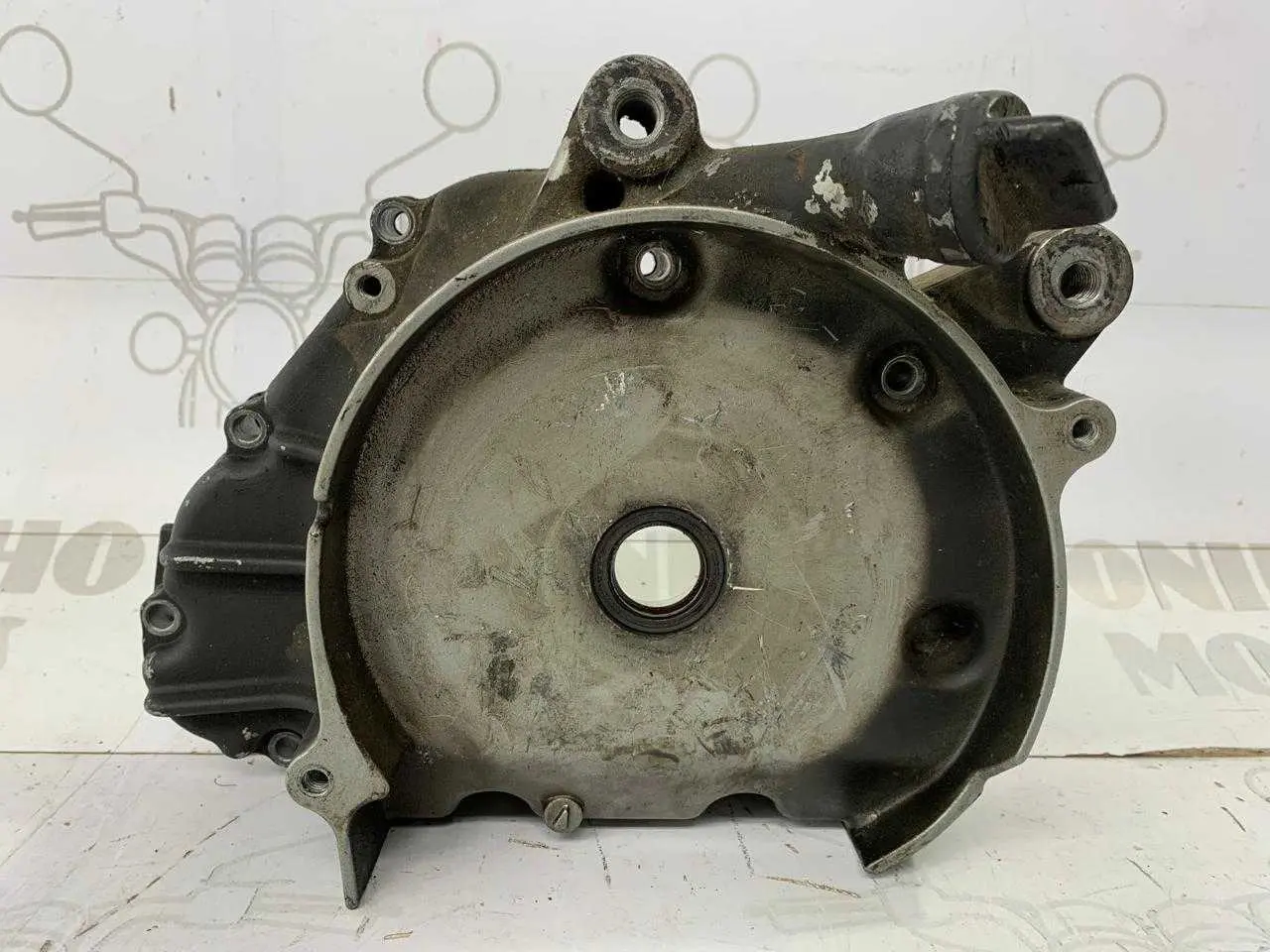 TAMPA DO MOTOR LADO DIREITO SUZUKI BURGMAN 125 I 2011 Á 2019